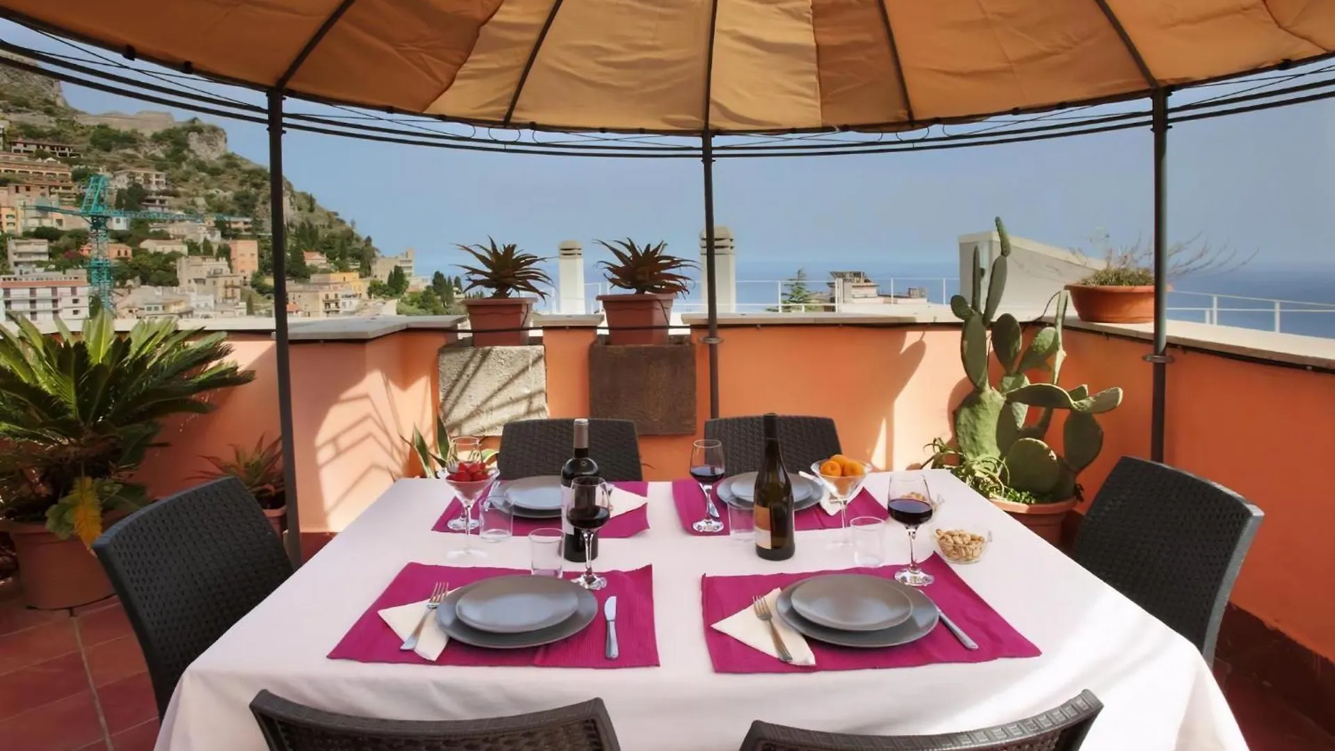 Apartment Ferienwohnung Penthouse Taormina Italien